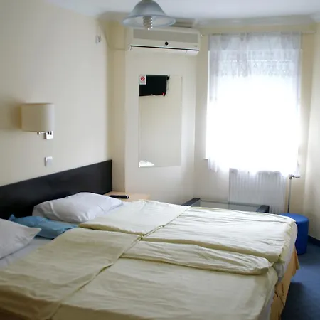 Park Hotel 2*